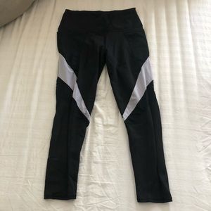 *SOLD* Acrovita Black/Navy Reversible Leggings w/Mesh- S